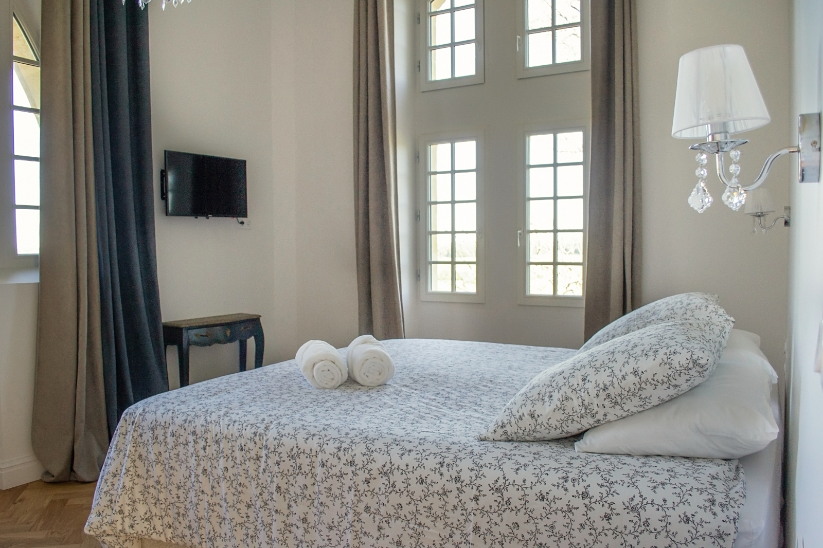 Suite Royale — chambre, vue télévision