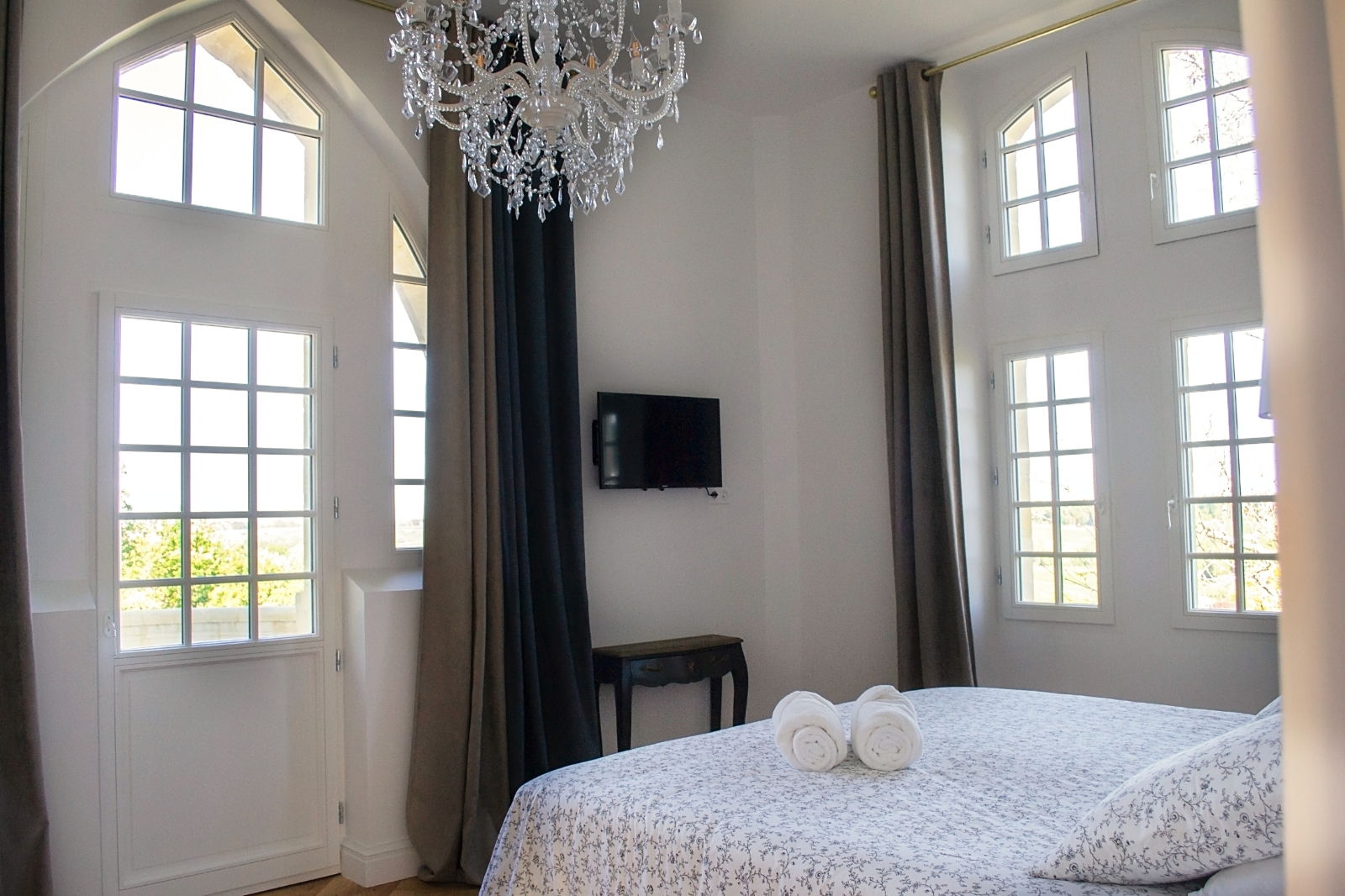 Suite Royale — chambre, vue arche